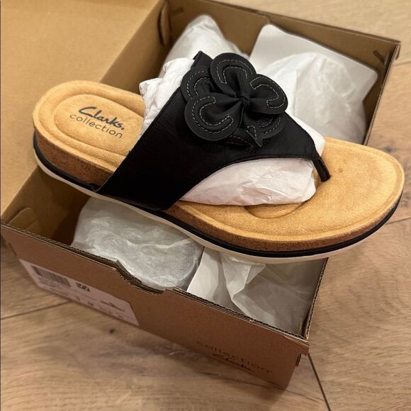 Clarks Women's Black and Tan Sandals - Picture 2 of 4